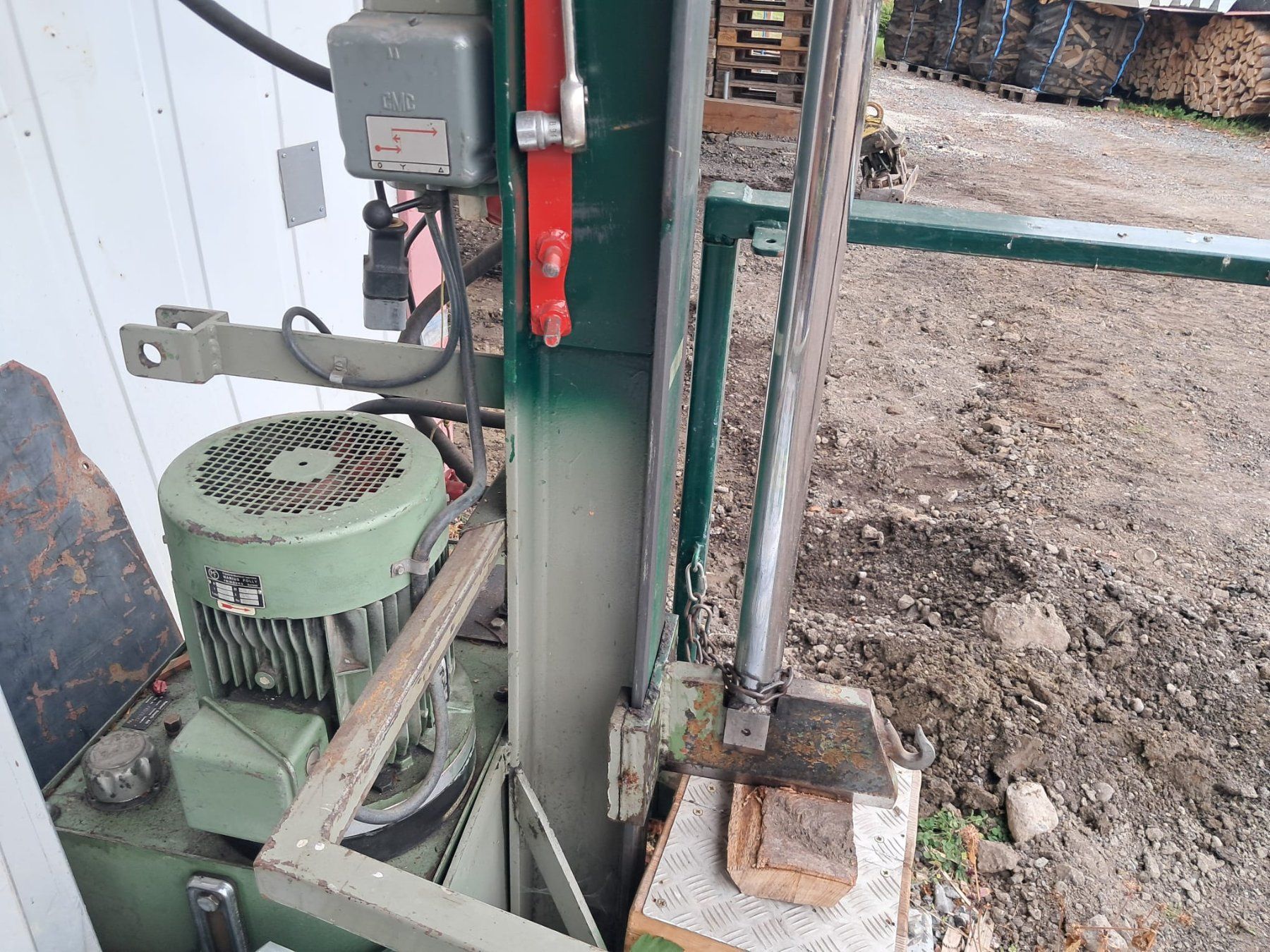Tutte le macchine: Holzspaltmaschine – Usato da La Roche FR venduto da silvie59 2