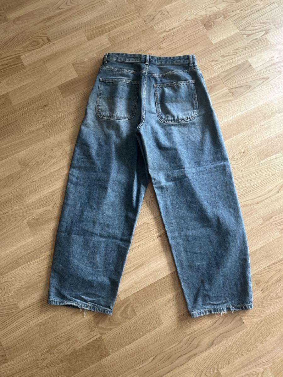 Bershka Jeans: Gut erhaltene weit geschnittene Jeans Gr 38 – Usato da Ostermundigen venduto da leo_n8v2 1