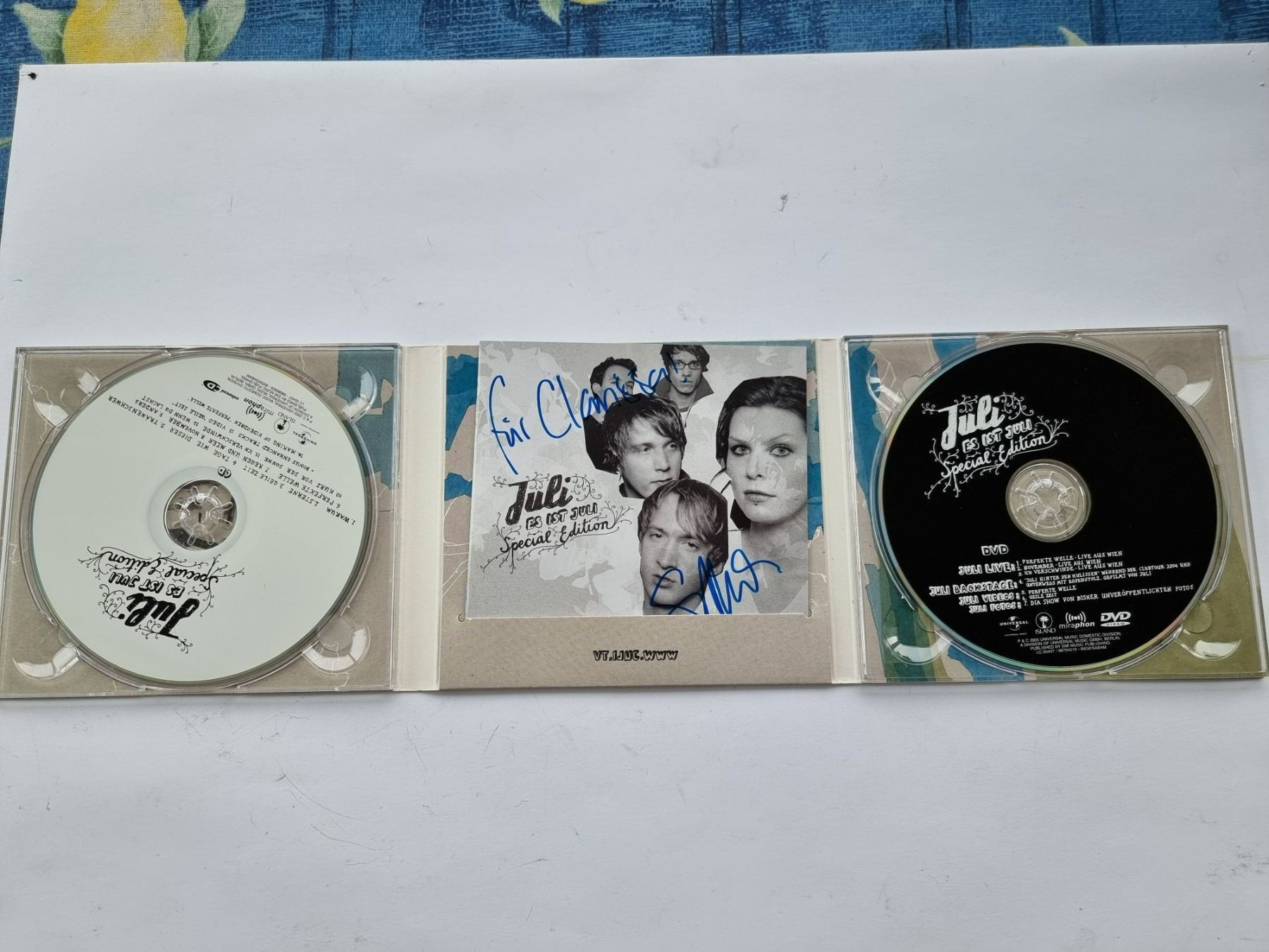CD: Juli (3 CD's, 1 DVD, 5 Singles) – Usato da Winterthur venduto da Christinakim 3
