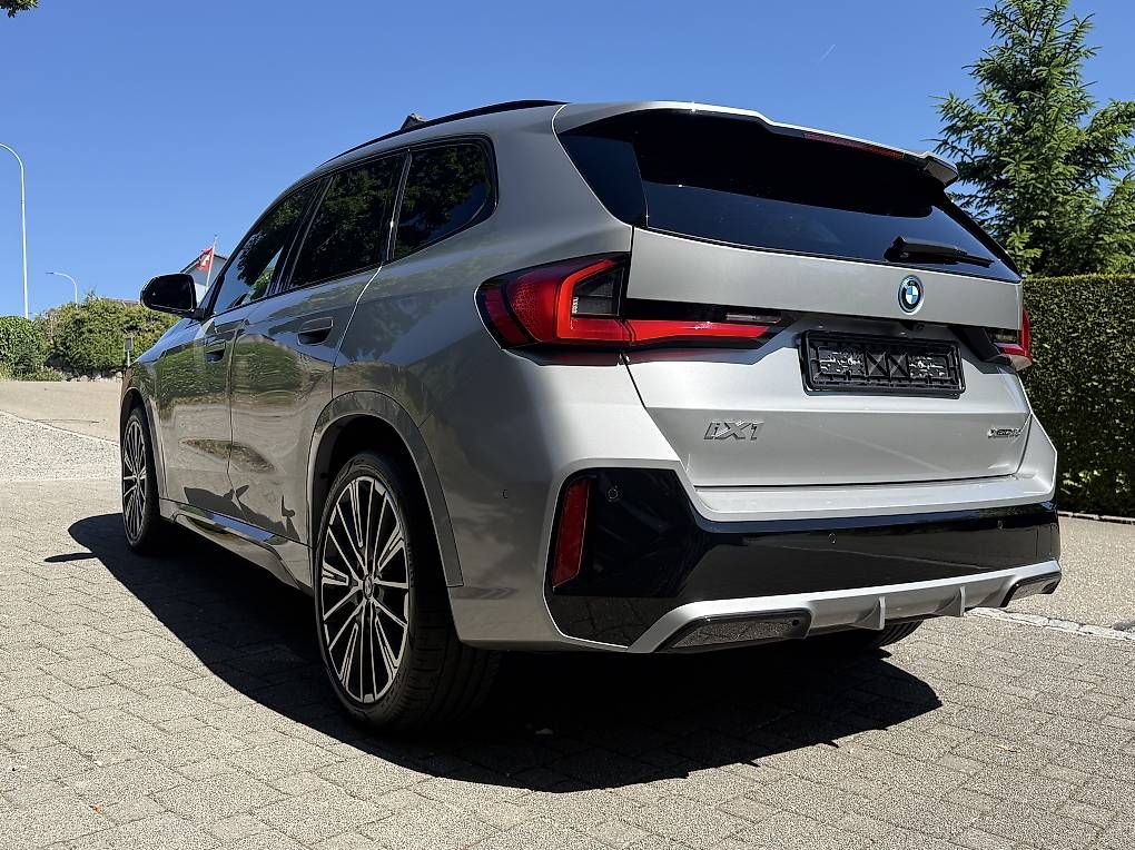 BMW Automobili: BMW iX 1 xDrive 30 – Usato da Oberlunkhofen venduto da Tinapolly 3