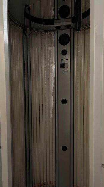 Solarium: Collarium® Standgerät - UV Typ 3 zertifiziert – D'occasion à Wald ZH par Seppu7 1