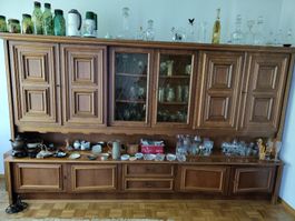 Vitrinenschrank Holzbraun mit Fächern akzeptabel