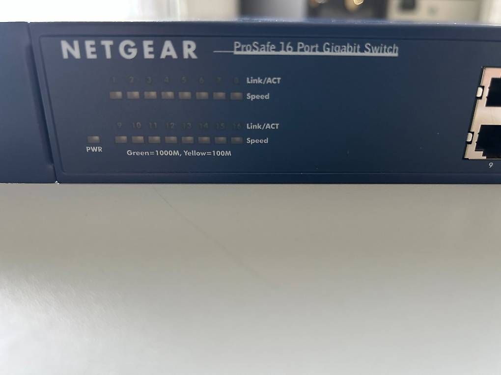 Netgear Hub & Switch: Netgear Netzwerk-Switch 10/100/1000 Mbit/s – Usato da Wiesendangen venduto da Jge 1