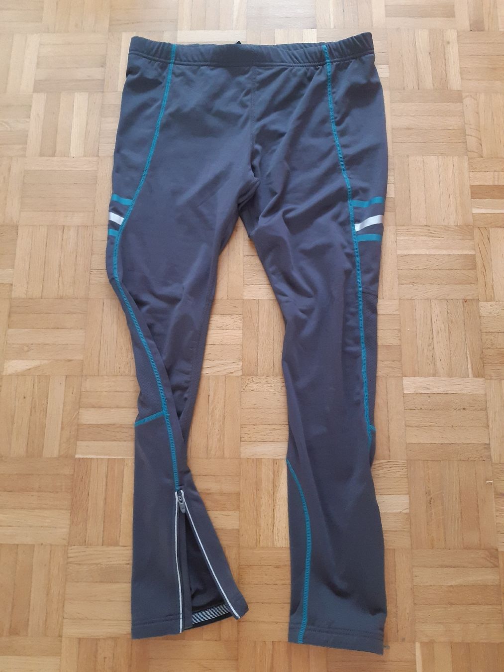 Pantaloni: Herren-Jogginghosen – Nuovo (secondo la descrizione) da Aarau venduto da crissta
