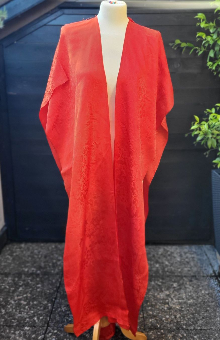 Tessuti: Soie rouge morceaux – Usato da Fribourg venduto da VictoriaShop7