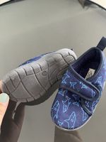 Chaussons enfant requin taille 21 - Parfait état!