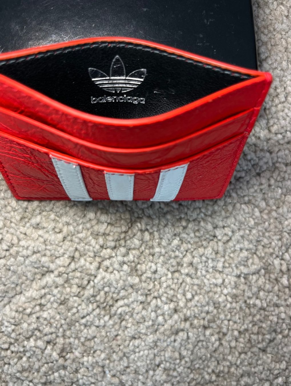 Balenciaga Portafogli: Balenciaga x Adidas  Red Wallet – Nuovo (secondo la descrizione) da Lausanne venduto da S_luxury 4