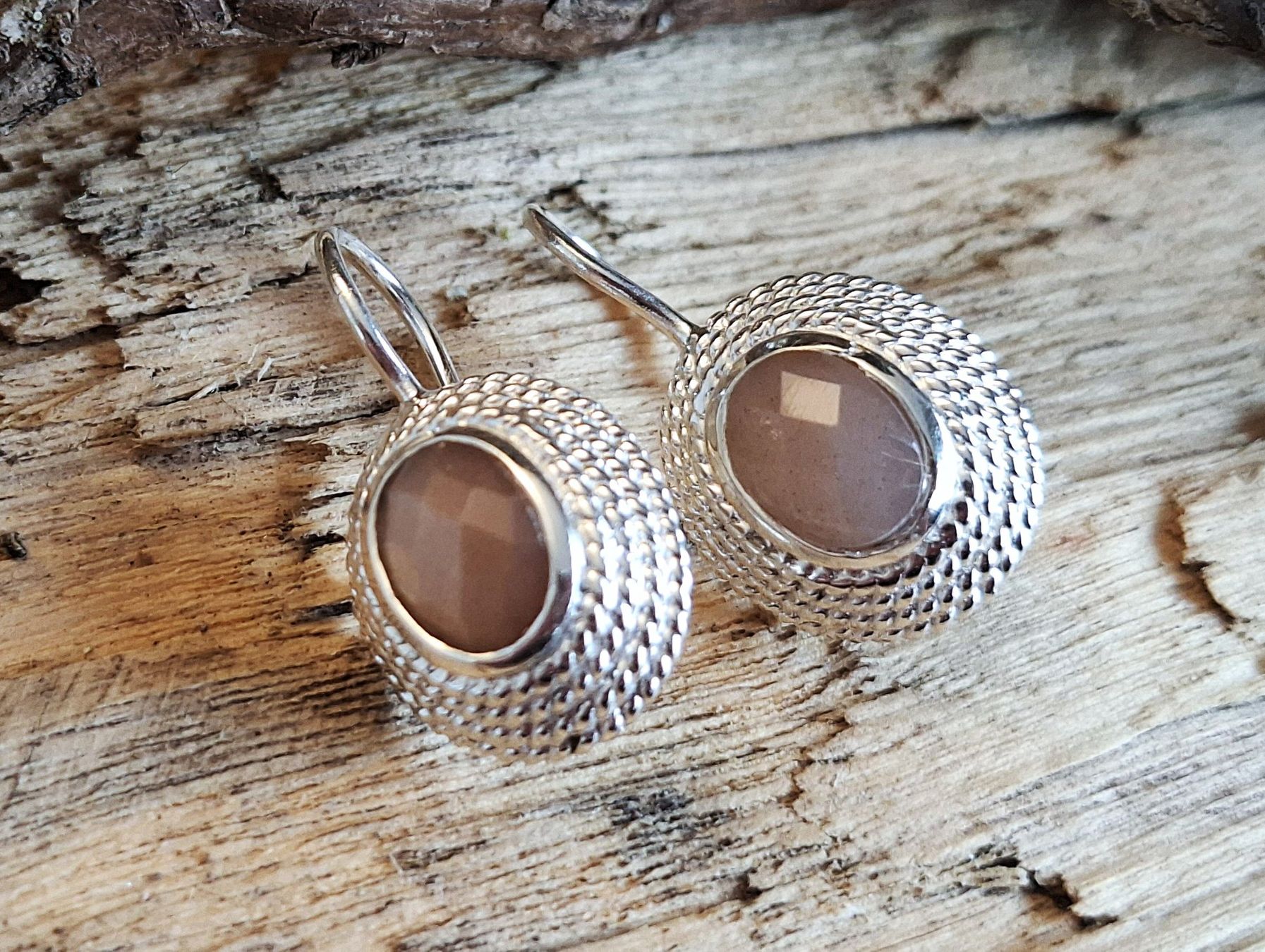 Orecchini pendenti & Orecchini a lobo: NORA - Silberohrringe - Chocolat Mondstein - hellbraun – Nuovo e nell'imballaggio originale da Mühlethal venduto da nicita-modeschmuck 1
