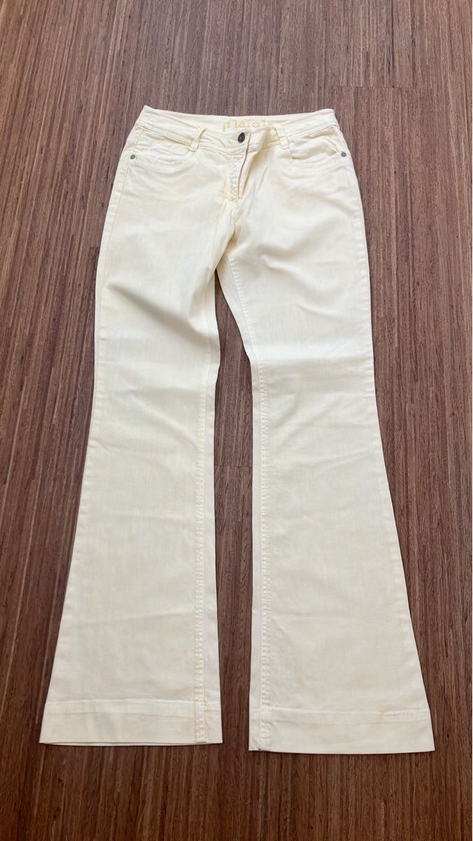 Jeans: Jeans Damen Grösse 38 hellgelb Schlaghosen – Usato da Ruggell venduto da VegasGirl