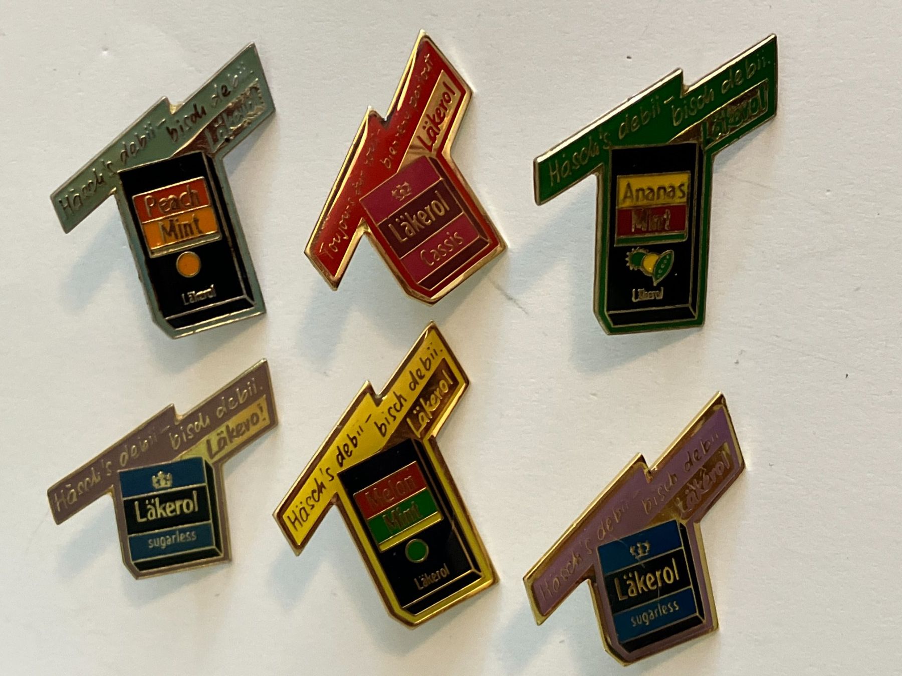 Placchette & Badge: 6 Pin Läkerol – Usato da Basel venduto da djwwpp
