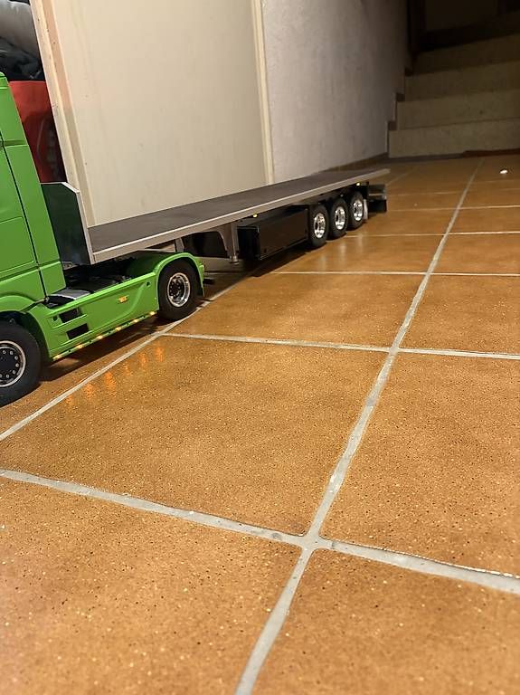 RC Kits de montage: Tamiya Actros  – D'occasion à Mézières FR par Paulwalke3 3