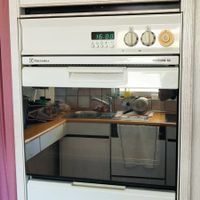 Backofen Electrolux EB GL4SN Einbau mit Blechen und Rost