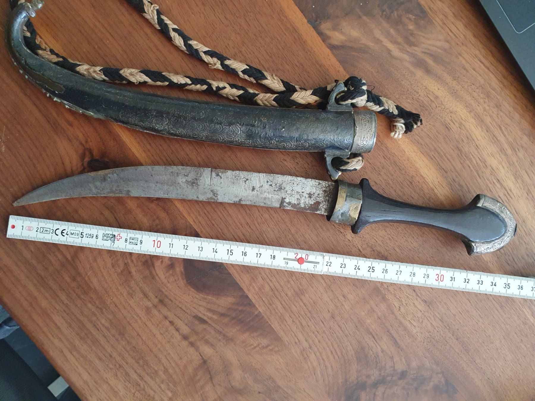 Posate: Antiker Krummdolch Khanjar mit Scheide – Usato da Basel venduto da M2 1