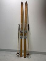 Ski (D 18), schöne Dekoski von ca. 1960 mit Stöcken
