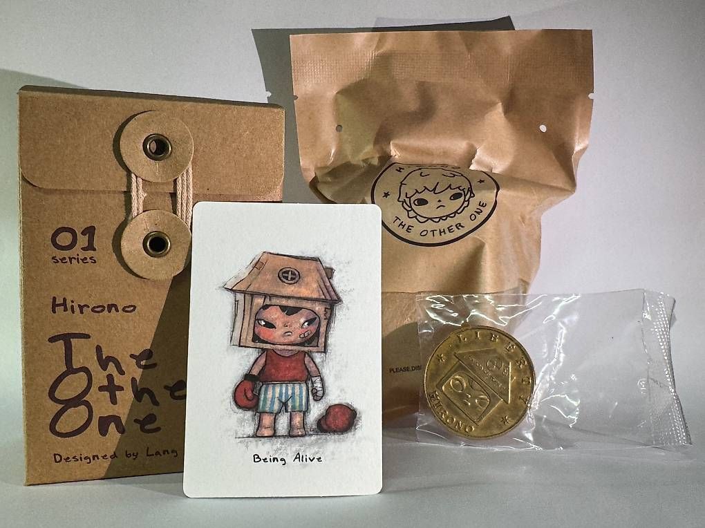 Pop Mart Figuren: Hirono  Authentic The Other One - Being Alive Pop Mart – Neu und originalverpackt aus Airolo von MomTheBraggerStudio