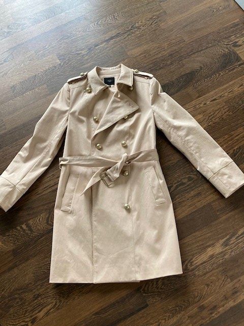 Mäntel: Trenchcoat von 1.2.3 Paris – Neu (gemäss Beschreibung) aus Ettenhausen TG von Babi69 1