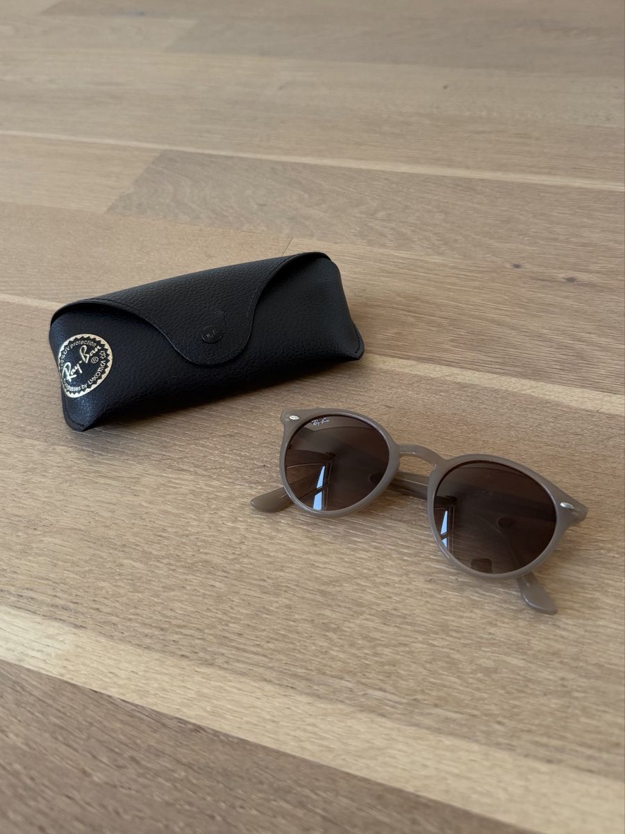 Ray-Ban Occhiali & Lenti: Sonnenbrille von Ray-Ban – Usato da Bülach venduto da ro.ho