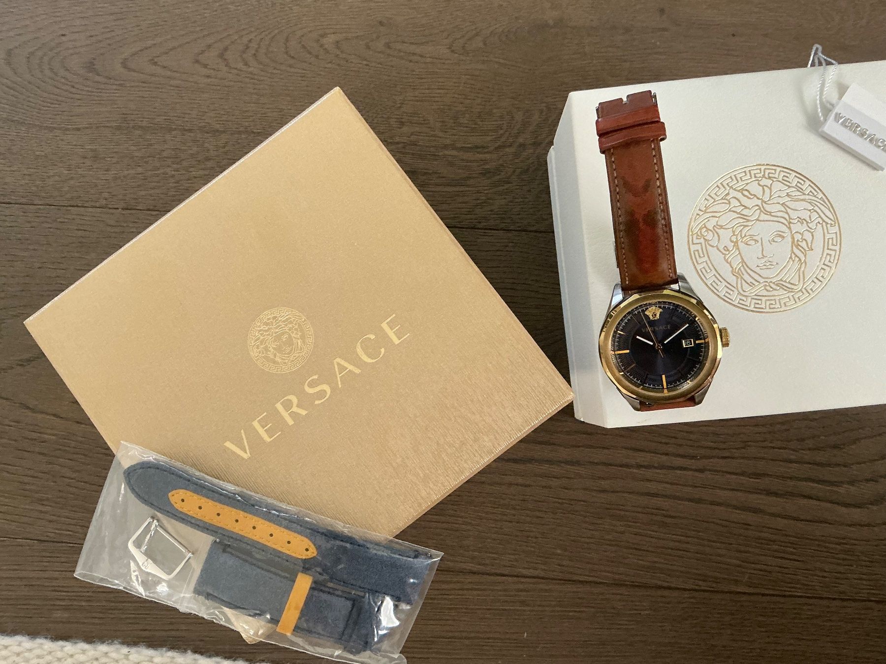 Versace Uhren: Versace Uhr – Gebraucht aus Altenrhein von M20J 2