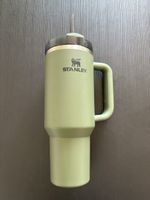 Stanley Thermobecher 1.18L khaki mit Deckel und Strohhalm