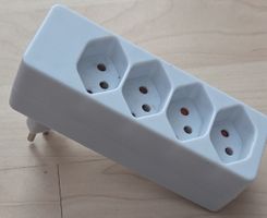 Steckdosenadapter 4-fach weiss gebrauchter Zustand