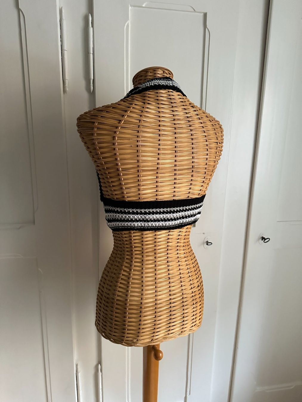Tops: Cropped Neckholder Stricktop XS – Gebraucht aus Zürich von Diazaio 2