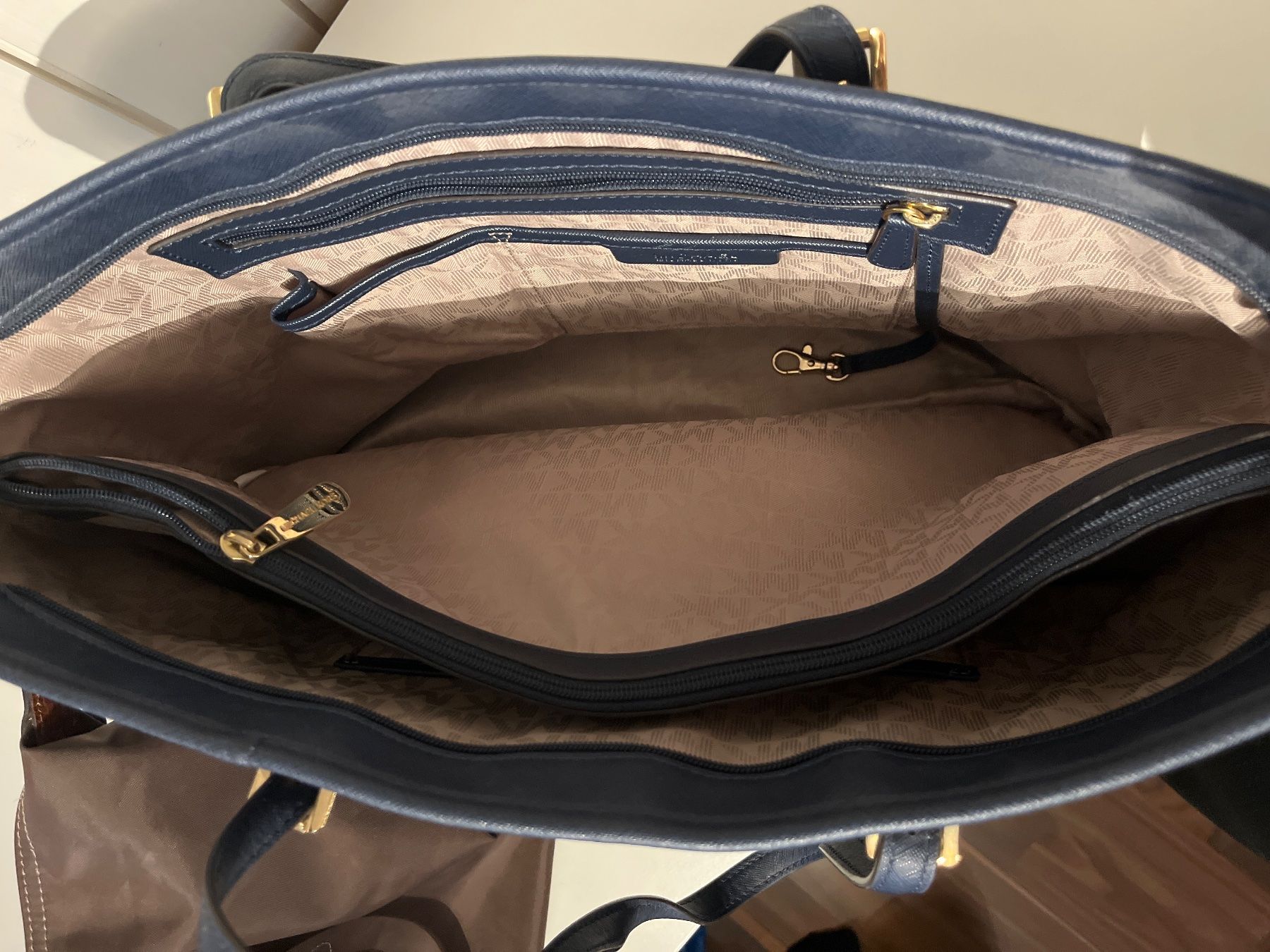 Michael Kors Taschen für Damen: Michael Kors Shopper Original – Gebraucht aus Wädenswil von vst_z8v2 1