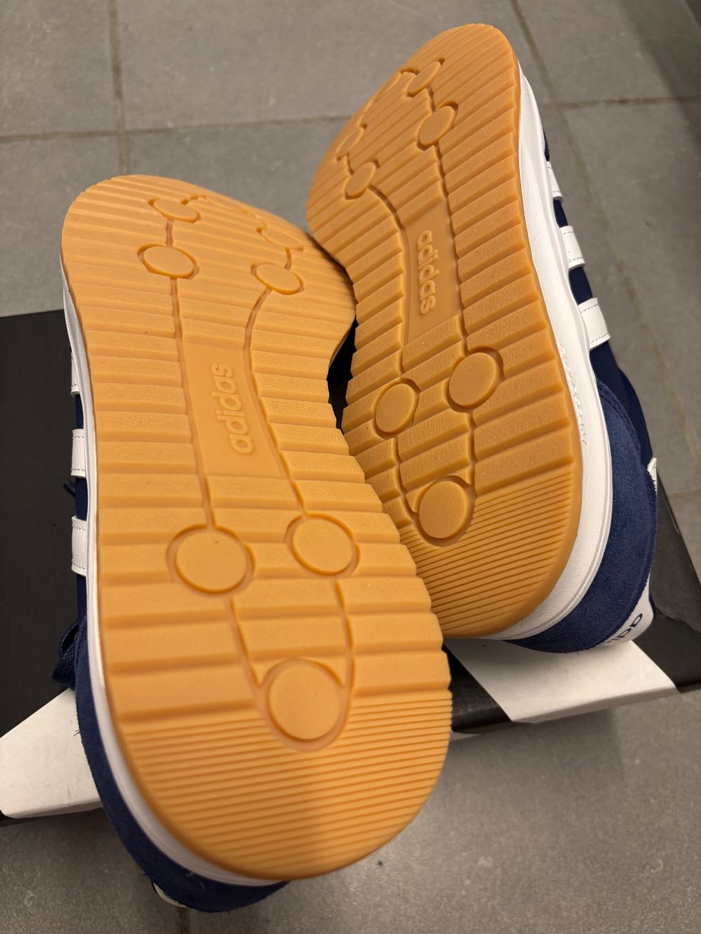 Adidas Chaussures hommes: Adidas Sneakers – Neuf (Voir description) à Zürich par mc__2kll 7