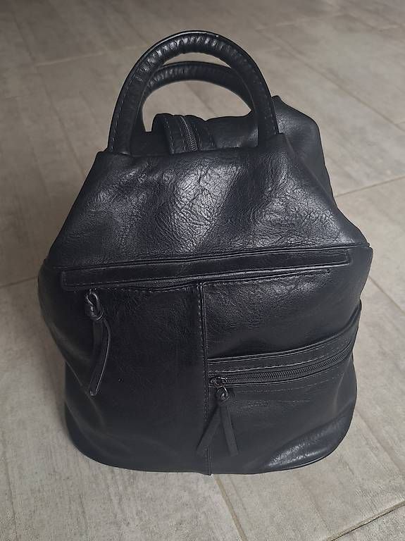 Zaini: Sac à dos noir élégant – Usato da Vucherens venduto da curious