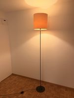 Moderne Stehlampe / Stehleuchte – Minimalistisches Design