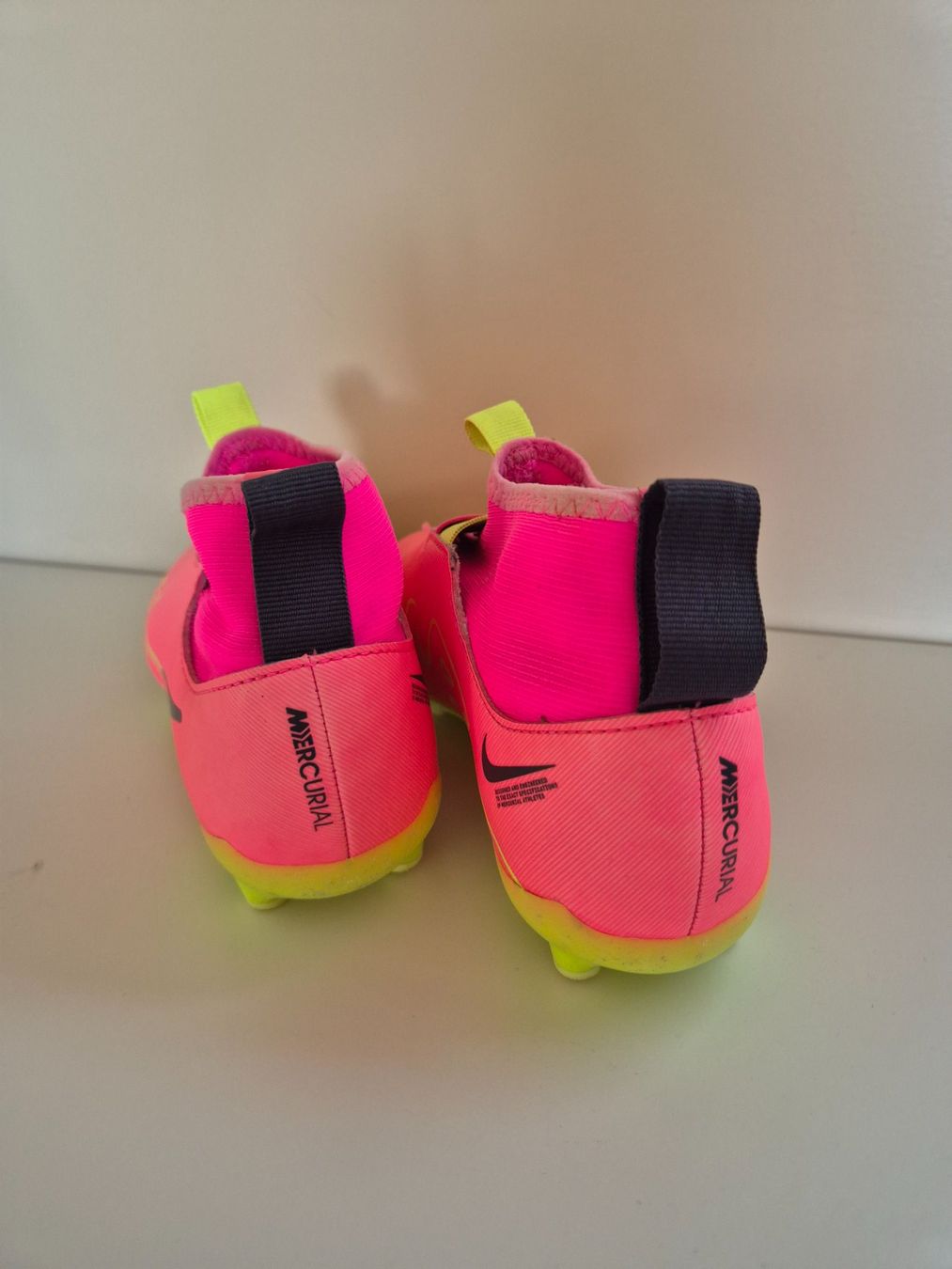 Scarpe per ragazzi: Fussballschuhe  pink Gr. 34 – Usato da Dietikon venduto da grafad 1