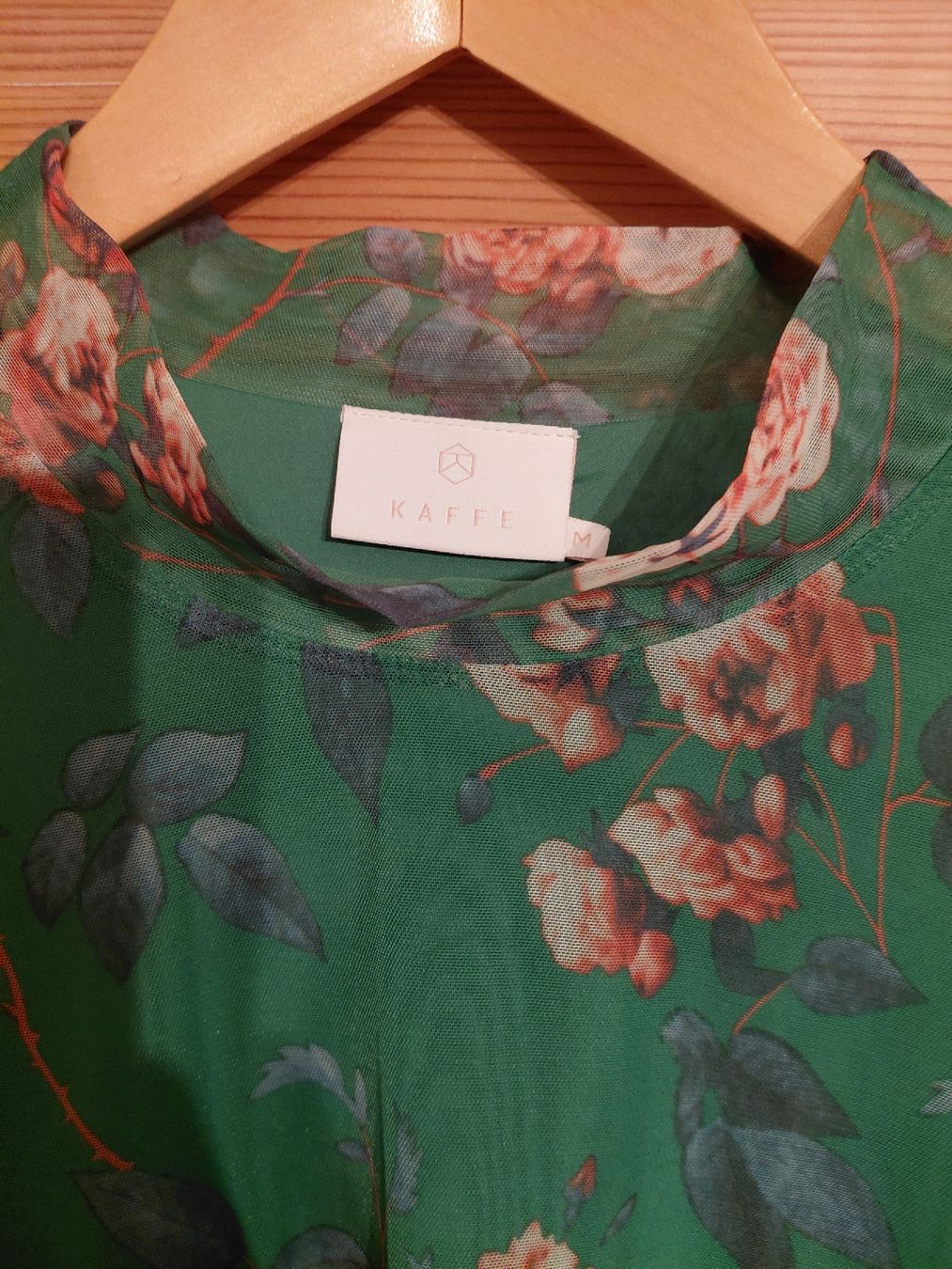 Tops: Kaffe Top Grün mit Blumenmuster – D'occasion à Winterthur par adventurenala 1