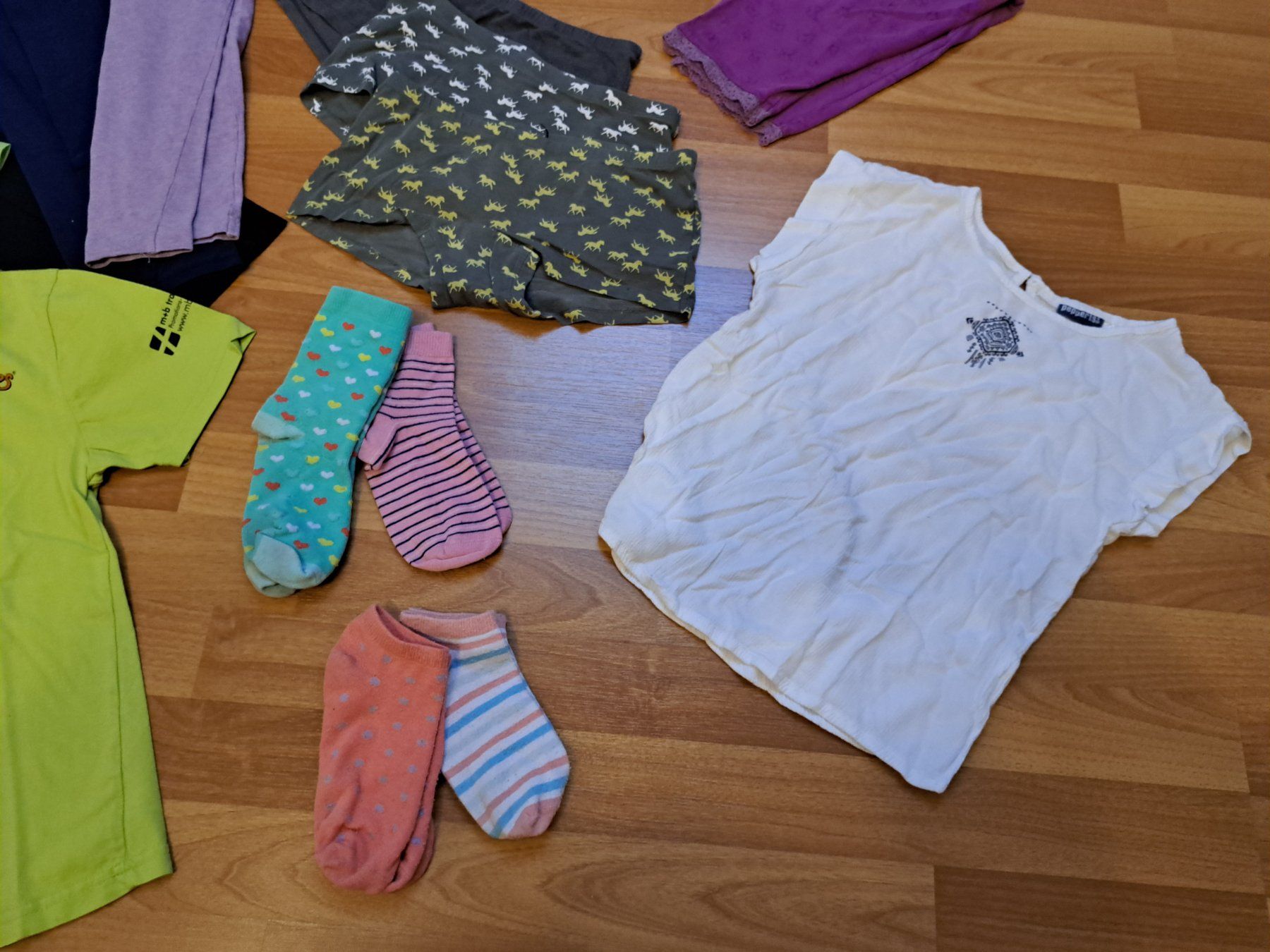 Lotti & Set di vestiti: Kleiderpaket Grösse 140 – Usato da Birrhard venduto da Pry 3