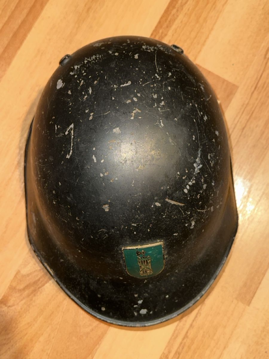 Abiti antichi: Schweizer Helm, Stahlhelm St. Gallen – Usato da Wald AR venduto da sim_m9vw