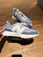Nagelneue New Balance 327 Sneaker indigoblau