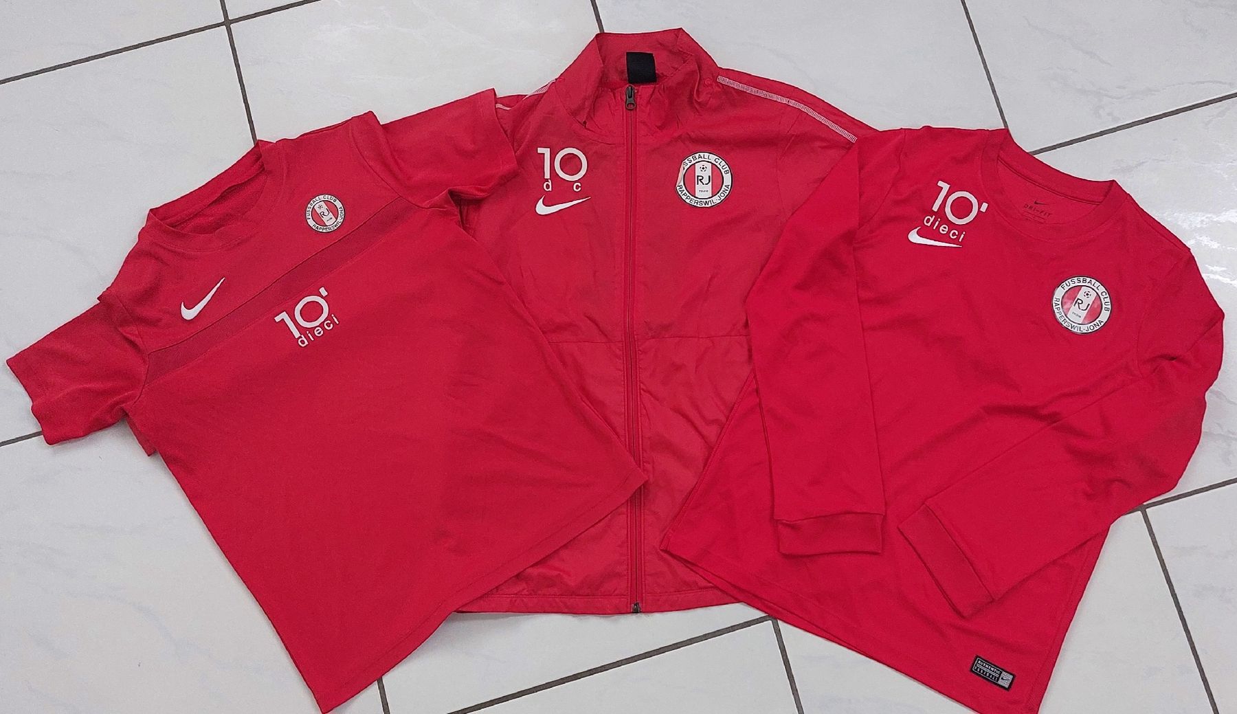 Nike Scarpe, pantaloni & magliette da ginnastica: Trikot-Set FC RJ – Usato da Siebnen venduto da Rowiron