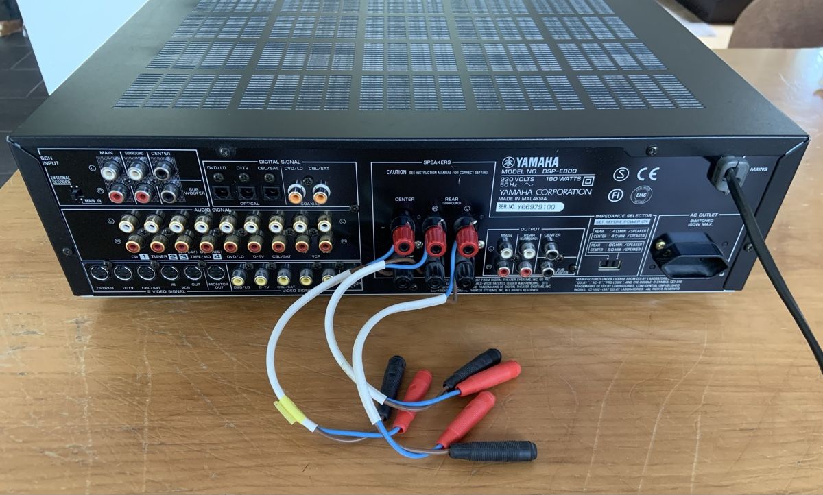 Yamaha Amplificatori: YAMAHA DSP-E800 mit Fernbedienung – Usato da Riehen venduto da 4dog 2