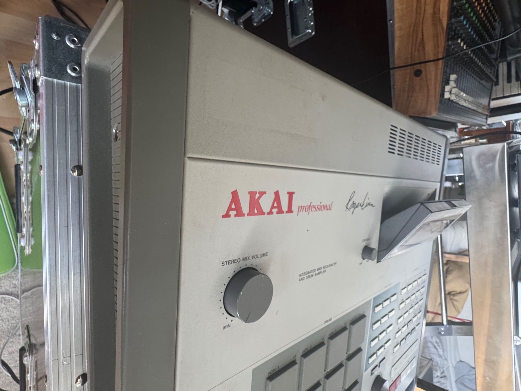 Akai Strumenti musicali: MPC60 - akai - ultra rare – Usato da Zürich venduto da MD8585 2