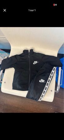 Survêtement Nike noir enfant, taille 74, parfait!