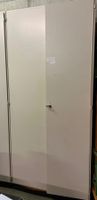 Holzschrank
