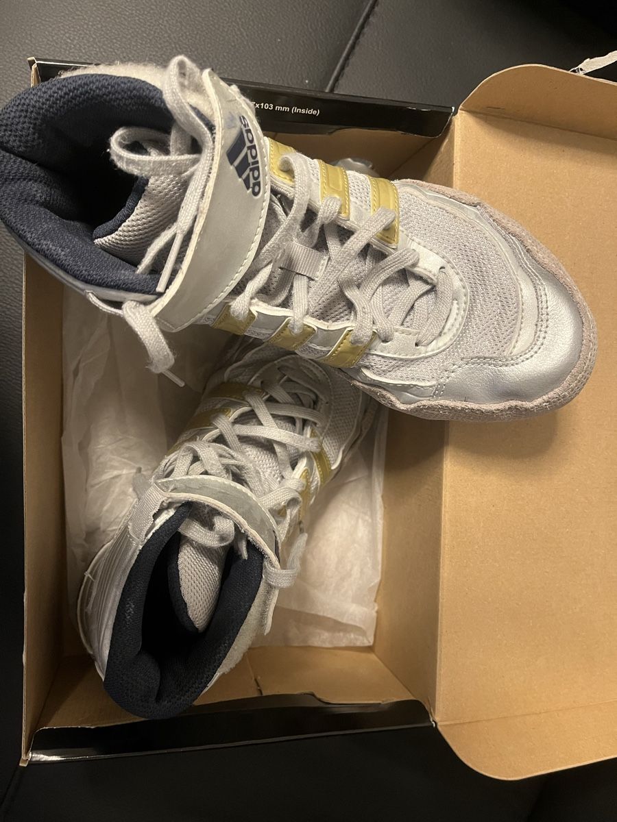 Adidas Scarpe da uomo: Chaussures de lutte Adidas, T 36 – Usato da Sonceboz-Sombeval venduto da mak_z2tk 1