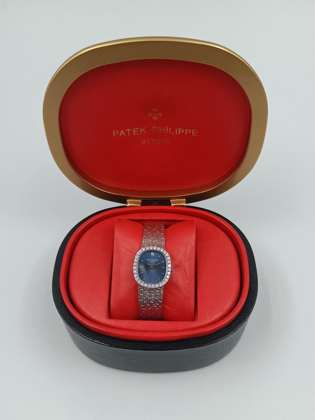 Patek Philippe Orologi: PATEK PHILIPPE "ELLIPSE" , 4134/1G – Usato da Luzern venduto da EdiGem 2