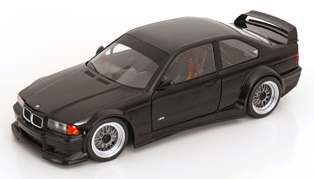 BMW Modellini d'auto: BMW M3 E36 GTR PLAIN BODY BLACK 1:18 WERK83 – Nuovo e nell'imballaggio originale da Suhr venduto da Moebelsiralfred