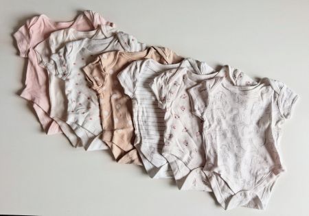 Lot de 7 bodies bébé, taille NewBorn 56-58