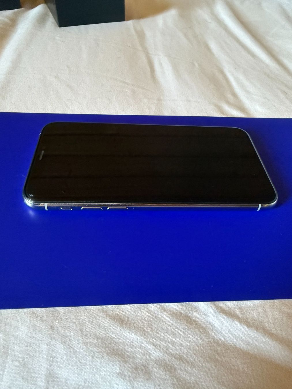 Apple Telefoni cellulari / Smartphones: iPhone 11 Pro Silver 256GB avec accessoires et boîte – Usato da Cudrefin venduto da HIFIFAN 6