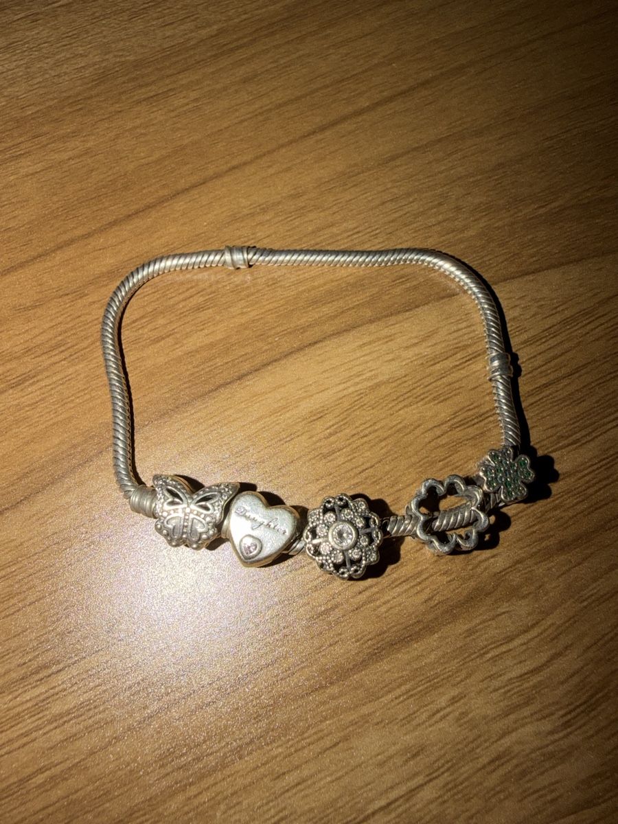 Bracciali & Braccialetti: Bracelet Pandore argenté avec papillon et fleurs – Nuovo (secondo la descrizione) da Yverdon-les-Bains venduto da hal_jq27 2