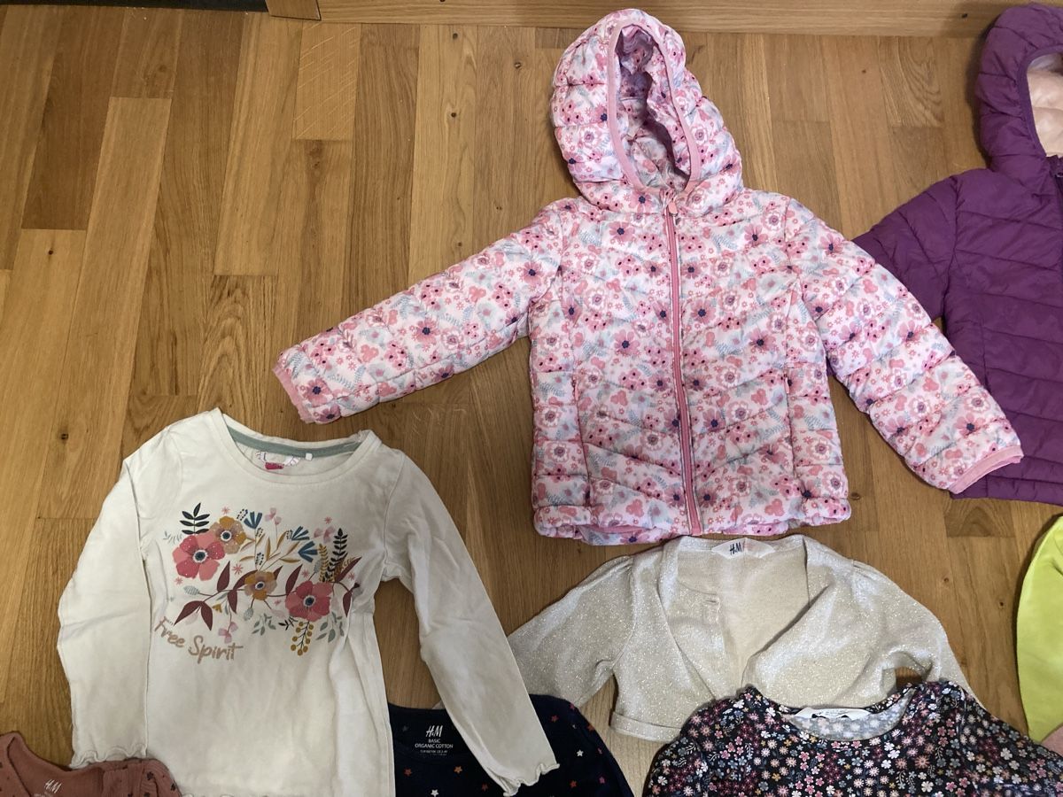 Lotti & Set di vestiti: Mädchen Kleiderpaket Gr 98/104 – Usato da Staad SG venduto da gab_7dr9 2