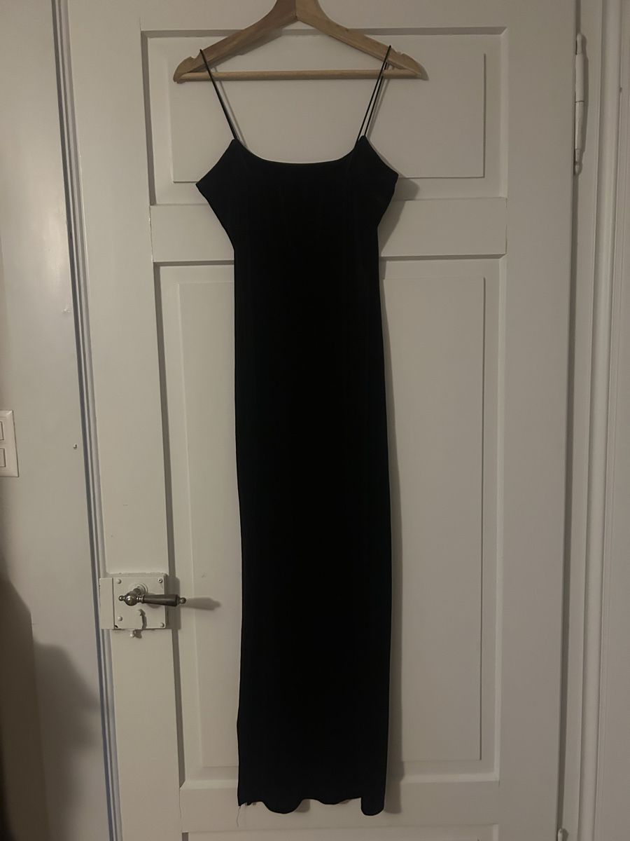 Shein Kleider: Langes schwarz Kleid mit einem Samt Stoff Grösse S – Gebraucht aus Frauenfeld von jae_vs6j 3