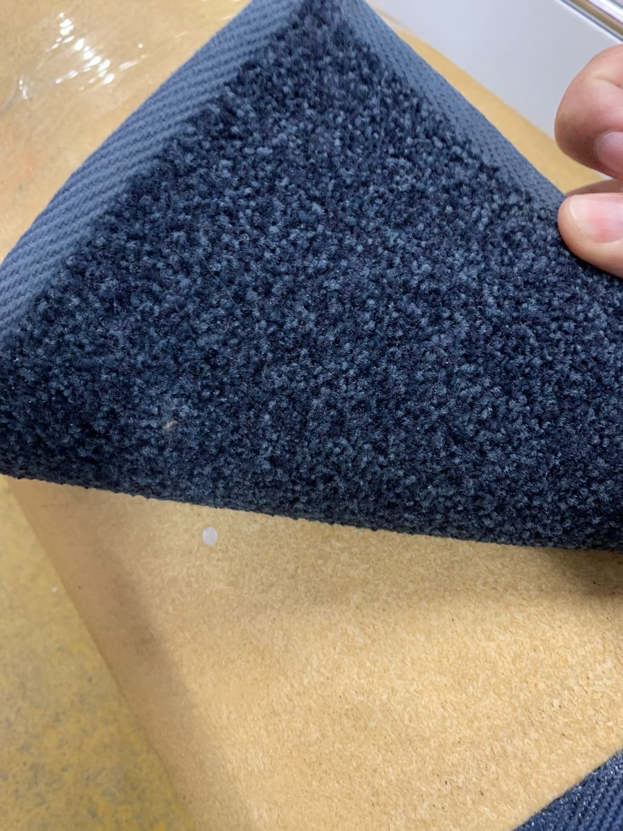 Tappeti: Teppich gross blau – Usato da St. Gallen venduto da MSMoebelhandel 2