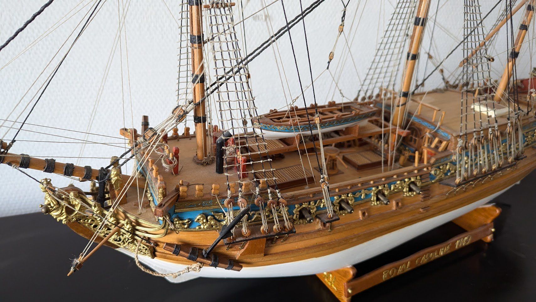 Kit di modellismo & Modellini statici: Royal Caroline, historisches Holzschiffmodell – Usato da Rupperswil venduto da iRAFF 2