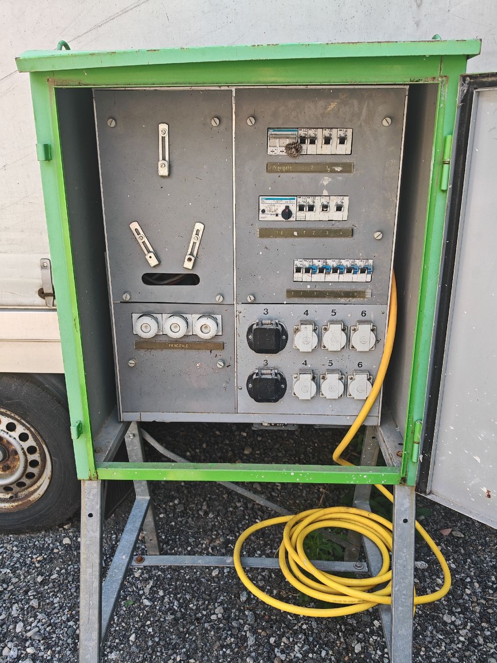 Elektrotechnik: Bauprovisorium – Gebraucht aus Castione von Giusel 3